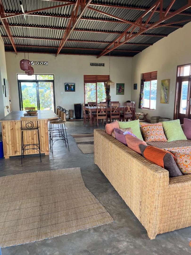 Amazi Land Home And Farm Stay Kibuye Exteriör bild